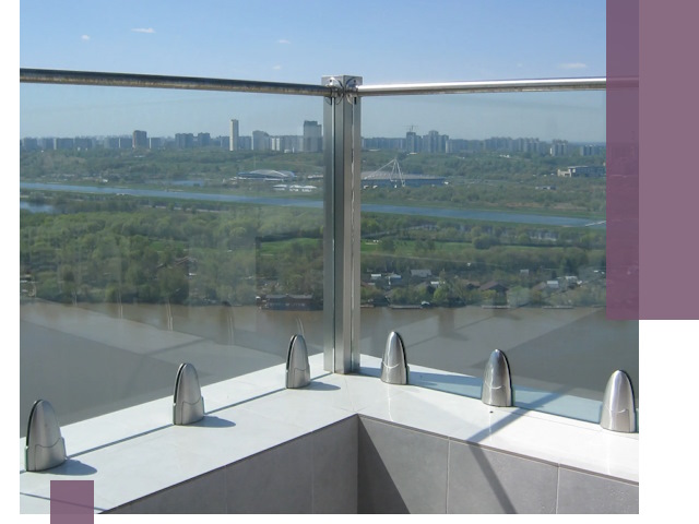 Стеклянные парапеты премиум класса в Находке для домов и бизнесов