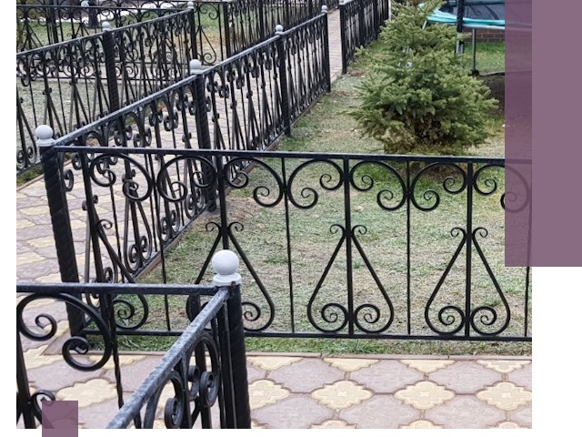 Кованые газонные ограждения под ключ в Находке